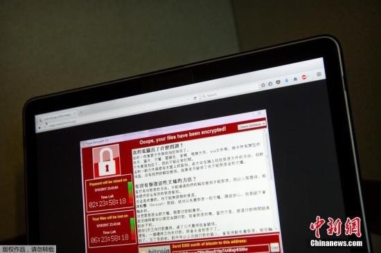 勒索病毒WannaCry利用Windows操作系统445端口存在的漏洞进行传播，并具有自我复制、主动传播的特性。勒索病毒感染用户计算机后，将对计算机中的文档、图片等实施高强度加密，并向用户勒索赎金。目前，安全业界暂未能有效破除该勒索软的恶意加密行为，用户主机一旦被勒索软件渗透，只能通过重装操作系统的方式来解除勒索行为，但用户重要数据文件不能直接恢复。图为2017年5月13日，一台位于北京的笔记本电脑屏幕上显示的勒索病毒界面。